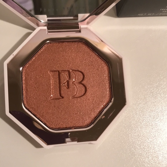 Fenty Beauty Killawatt Foil Freestyle Highlighter in Penny4UThots - Picture 2 of 3